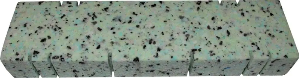 Wolf Schalldämpfer/Volumenstromregler in rechteckiger Form mit gleichmäßiger, strukturierter Oberfläche in Grau und Blau. Eignet sich für Bodengitter-Anschlüsse.